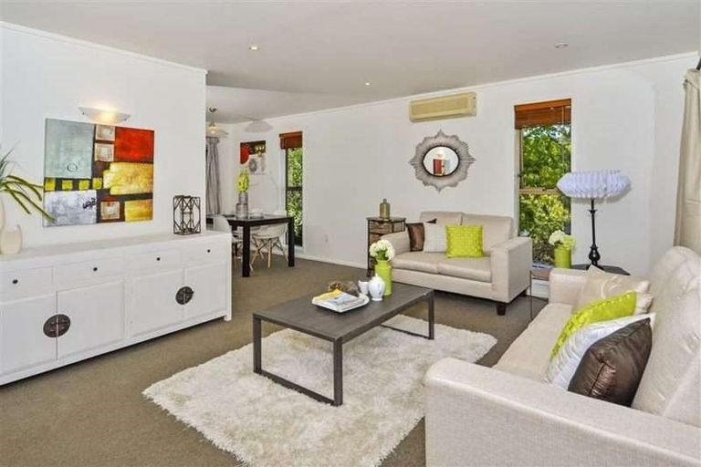 Photo of property in 1/78 Oaktree Avenue, Browns Bay, Auckland, 0630