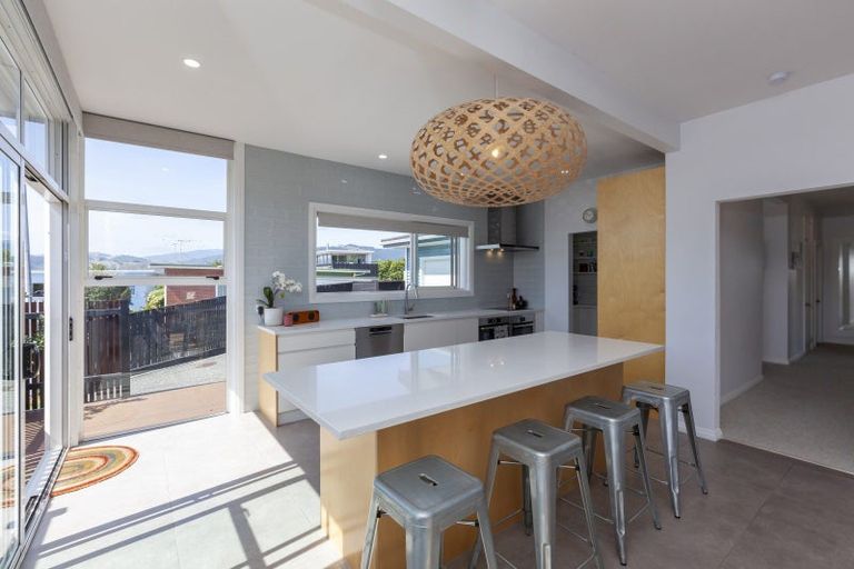 Photo of property in 30 Newry Road, Raumati Beach, Paraparaumu, 5032