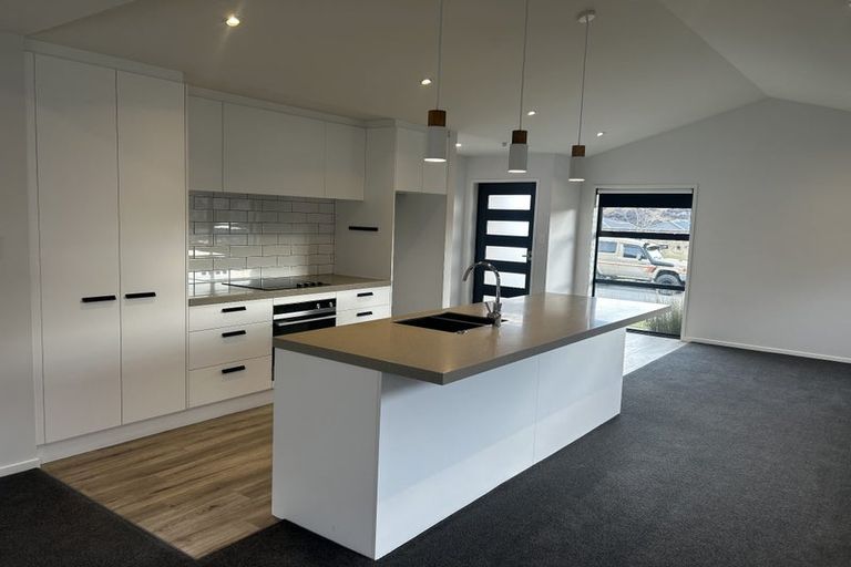 Photo of property in 10 Wheat Street, Jacks Point, Queenstown, 9371