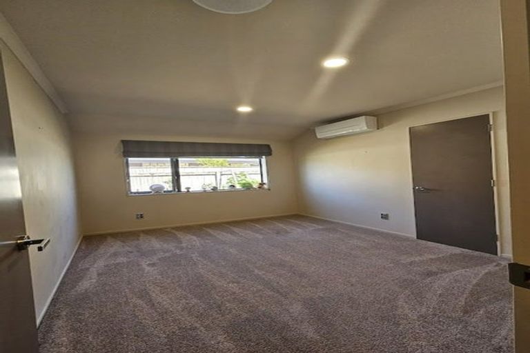 Photo of property in 17 Consort Close, Paraparaumu Beach, Paraparaumu, 5032