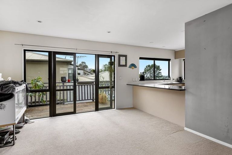 Photo of property in 278c Glamorgan Drive, Northcross, Auckland, 0630