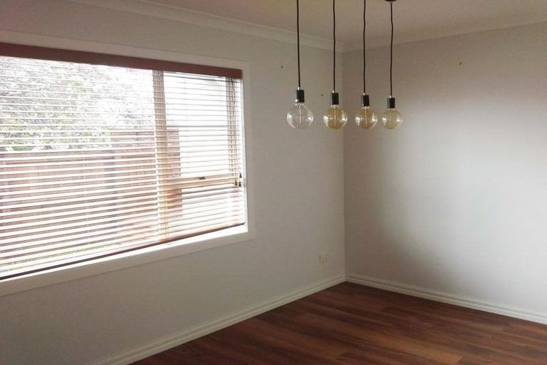 Photo of property in 15 Wallath Road, Westown, New Plymouth, 4310