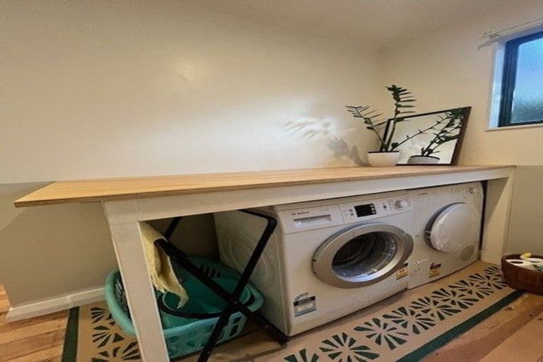 Photo of property in 16 Corlett Road, Plimmerton, Porirua, 5026