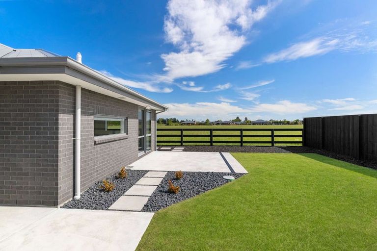 Photo of property in 36 Plover Avenue, Amberley, 7410