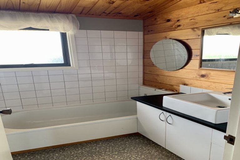 Photo of property in 36 Paul Drive, Ngatea, 3503