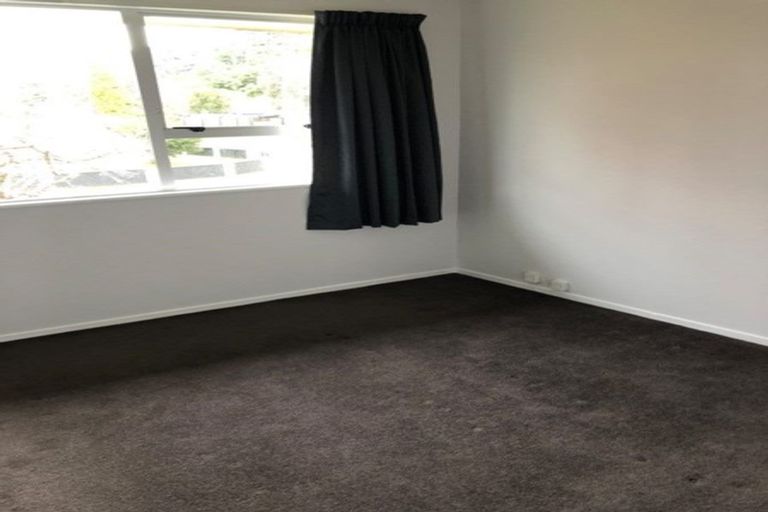 Photo of property in 1 Kansas Grove, Totara Park, Upper Hutt, 5018