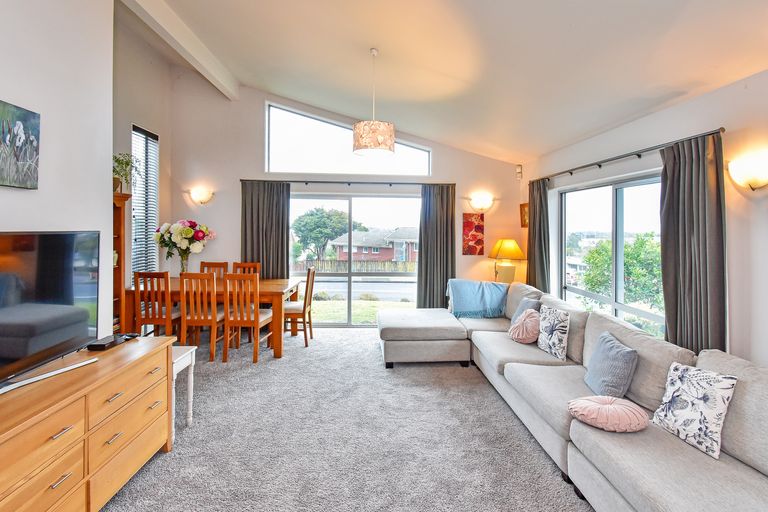 Photo of property in 4a Barberton Terrace, Red Hill, Papakura, 2110