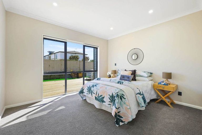 Photo of property in 41 Compass Way, Half Moon Bay, Auckland, 2012
