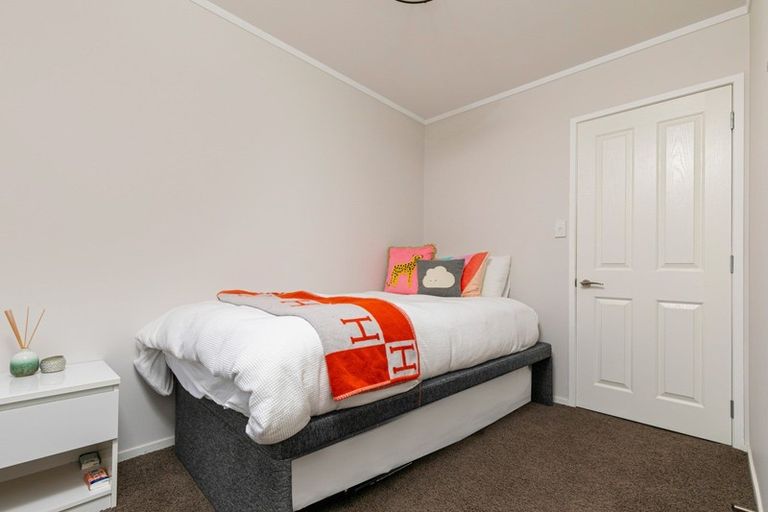 Photo of property in 2/27 Milford Road, Milford, Auckland, 0620