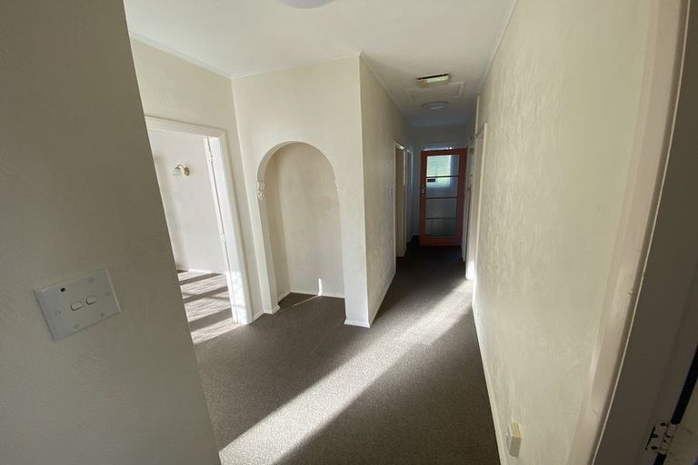 Photo of property in 1/158 Newlands Road, Newlands, Wellington, 6037