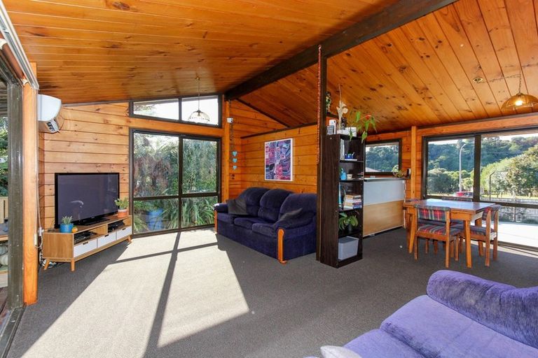 Photo of property in 77 Riversdale Drive, Merrilands, New Plymouth, 4312