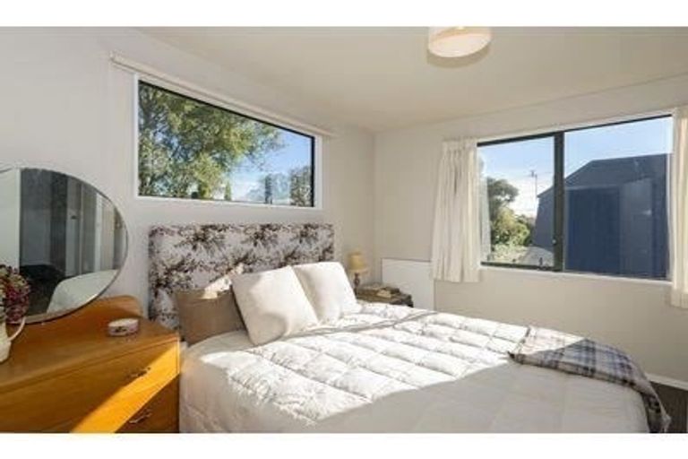 Photo of property in 3/198 Greers Road, Bryndwr, Christchurch, 8053