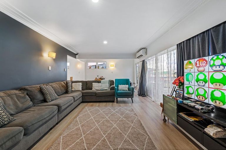 Photo of property in 214a Edmonton Road, Te Atatu South, Auckland, 0610
