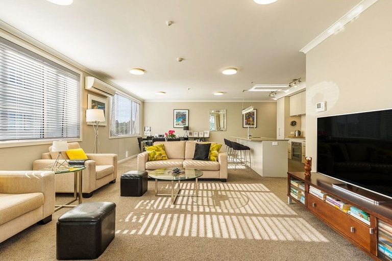 Photo of property in 86 Rewa Rewa Lane, Orewa, 0931