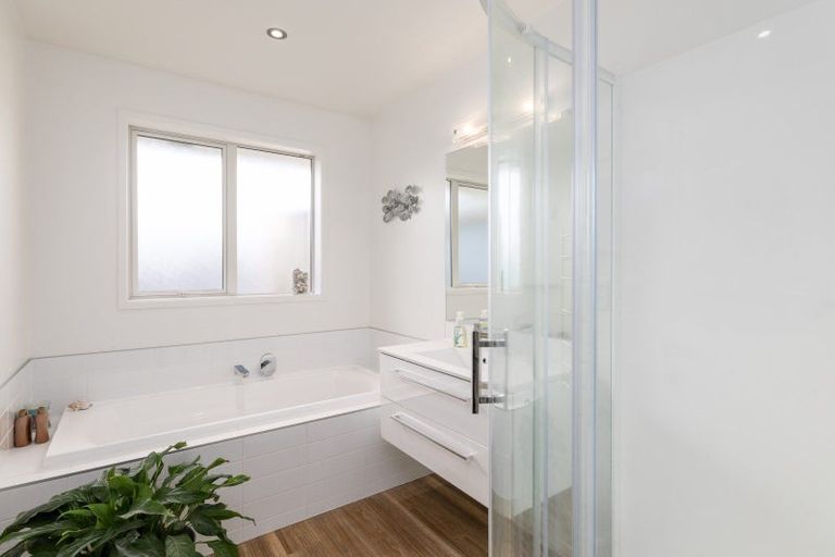 Photo of property in 18 Eyrewell Road, Pegasus, 7612