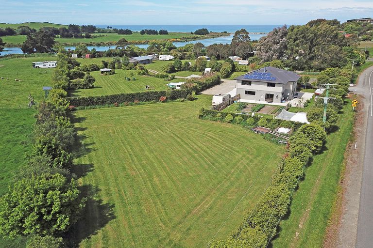 Photo of property in Maheno-kakanui Road, Kakanui, Oamaru, 9495