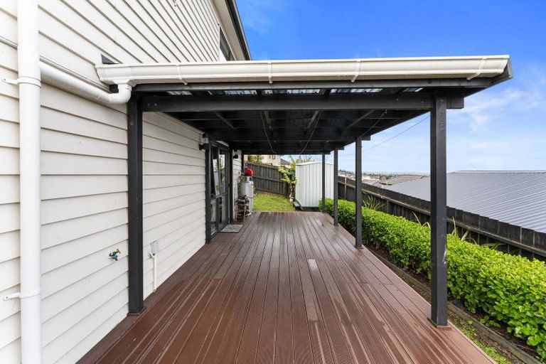 Photo of property in 126 Keri Vista Rise, Papakura, 2110