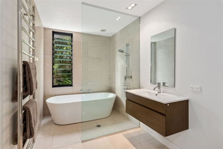 Photo of property in 37a Ewen Alison Avenue, Devonport, Auckland, 0624