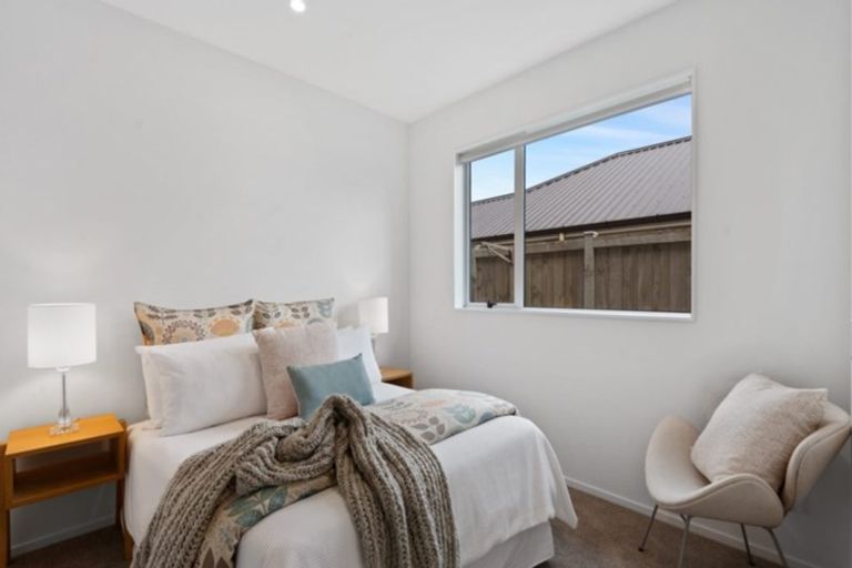 Photo of property in 23 Waituarua Drive, Takanini, 2112