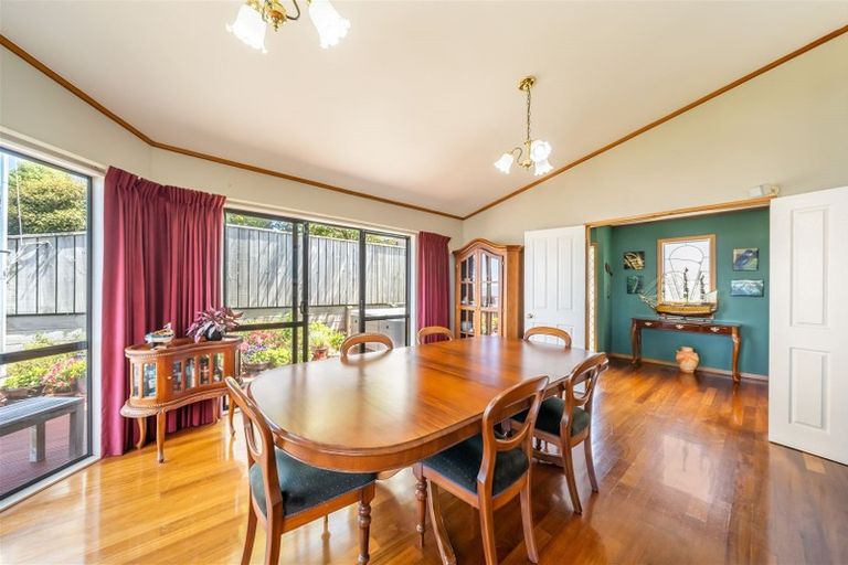 Photo of property in 13 Eastview Grove, Normandale, Lower Hutt, 5010