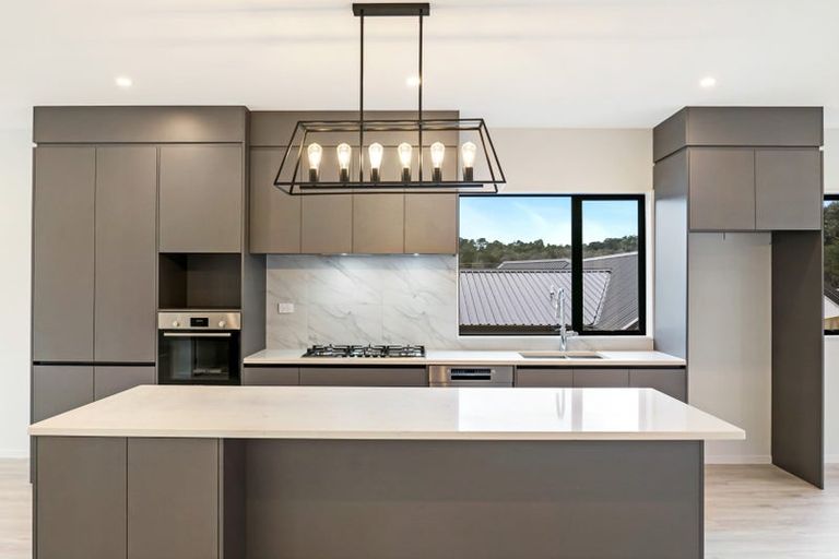 Photo of property in 72 Pacific Heights Road, Orewa, 0931