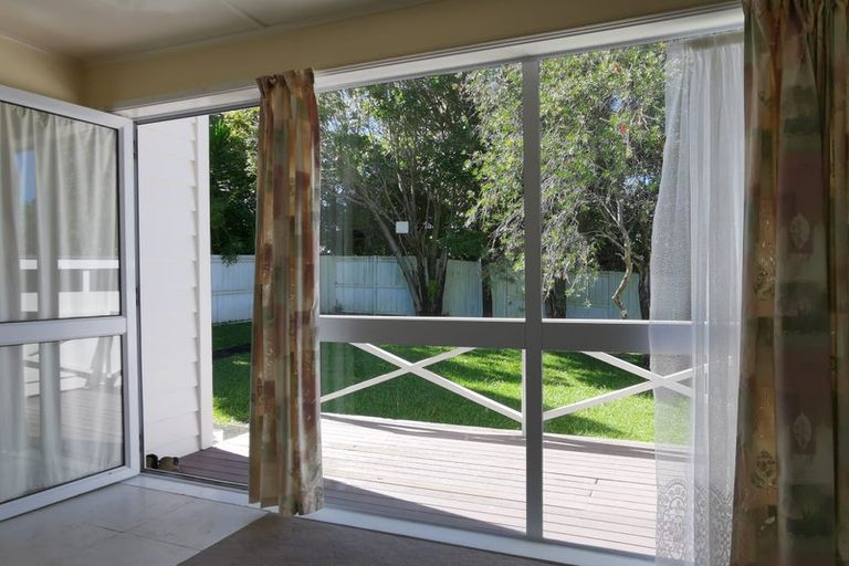 Photo of property in 44 Brandon Road, Glen Eden, Auckland, 0602