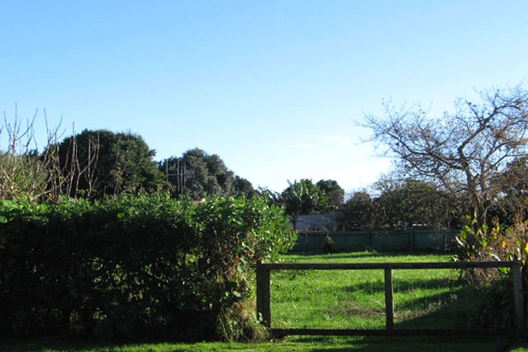 Photo of property in 13 Old Coach Road, Otaki Beach, Otaki, 5512