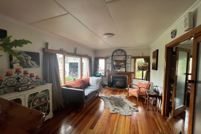 Photo of property in 34 Queen Street, Dannevirke, 4930