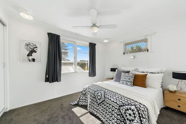 Photo of property in 132a Wyndham Road, Pinehaven, Upper Hutt, 5019