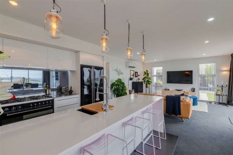 Photo of property in 138 Penruddock Rise, Westmorland, Christchurch, 8025