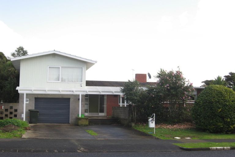 Photo of property in 26 Dennis Avenue, Hillpark, Auckland, 2102