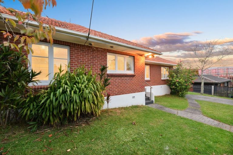 Photo of property in 2a Kereru Street, Henderson, Auckland, 0612