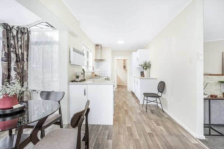 Photo of property in 14 Liston Crescent, Hillcrest, Hamilton, 3216