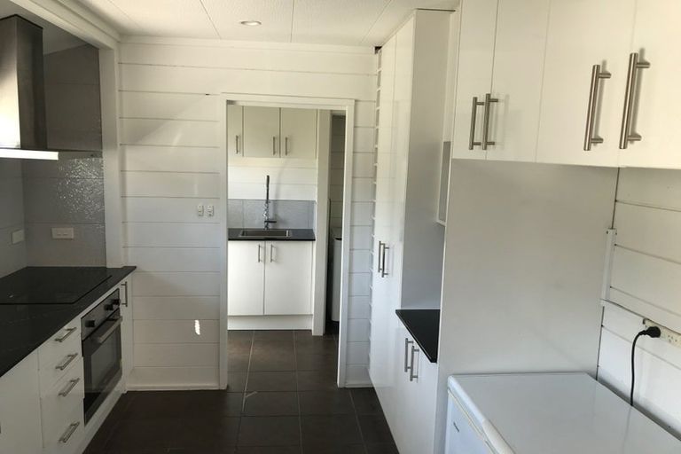 Photo of property in 4 Rotoma Rise, Clover Park, Auckland, 2019