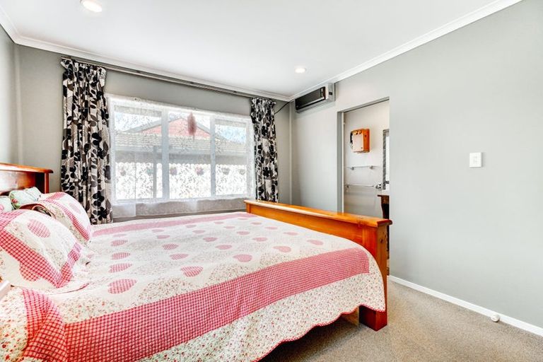 Photo of property in 37 Nearco Street, Randwick Park, Auckland, 2105