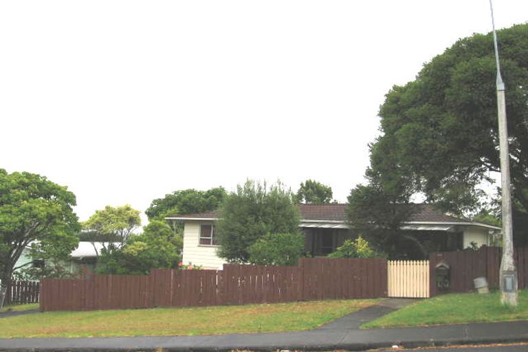 Photo of property in 7 Lavery Place, Sunnynook, Auckland, 0632