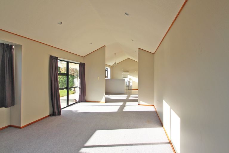 Photo of property in 22 Leven Street, South Hill, Oamaru, 9400