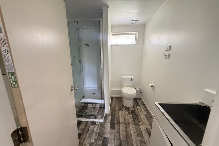 Photo of property in 1/114 Verran Road, Birkdale, Auckland, 0626