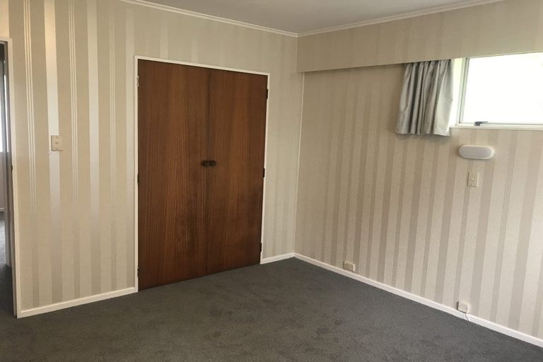 Photo of property in 3 Cyril Way, Paparangi, Wellington, 6037