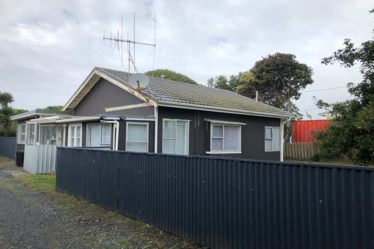 Photo of property in 82 Moana Street, Otaki Beach, Otaki, 5512