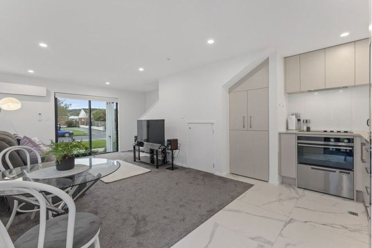 Photo of property in 2/324 Oxford Terrace, Avalon, Lower Hutt, 5011