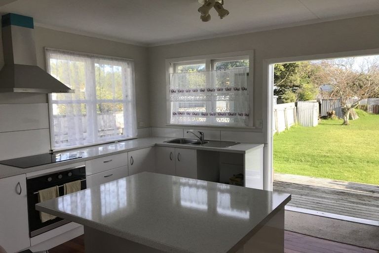 Photo of property in 2 Coleman Street, Paraparaumu, 5032