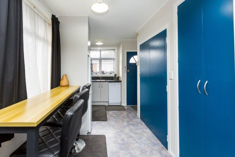 Photo of property in 2/15 Clouston Park Road, Ebdentown, Upper Hutt, 5018