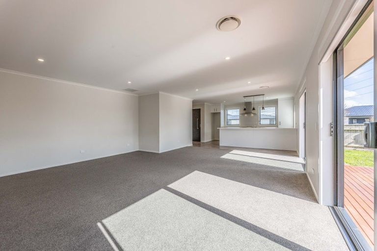 Photo of property in 6 Corsica Court, Fitzherbert, Palmerston North, 4410