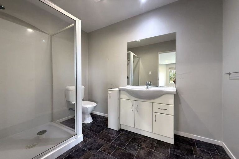 Photo of property in 11 Van Dyke Place, West Harbour, Auckland, 0618