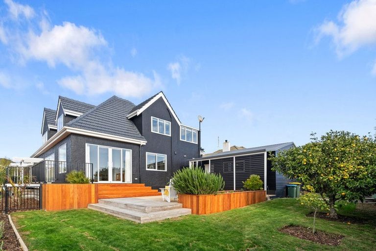 Photo of property in 53 Seaview Road, Paremata, Porirua, 5024