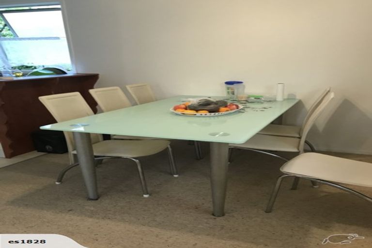 Photo of property in 19 Glennandrew Drive, Half Moon Bay, Auckland, 2012