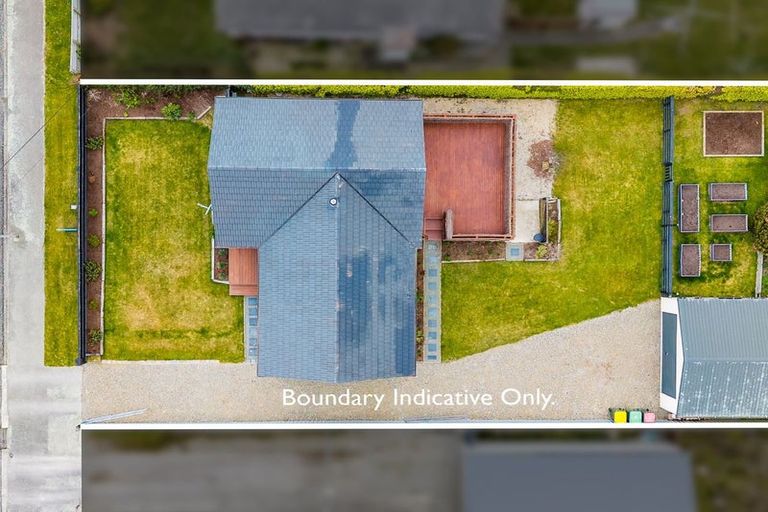 Photo of property in 1 Holmes Street, Waimate, 7924