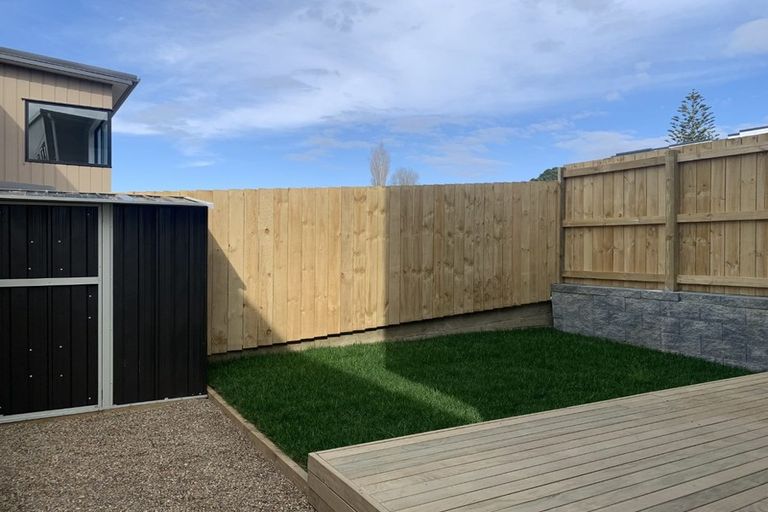 Photo of property in 28 Paina Crescent, Massey, Auckland, 0614