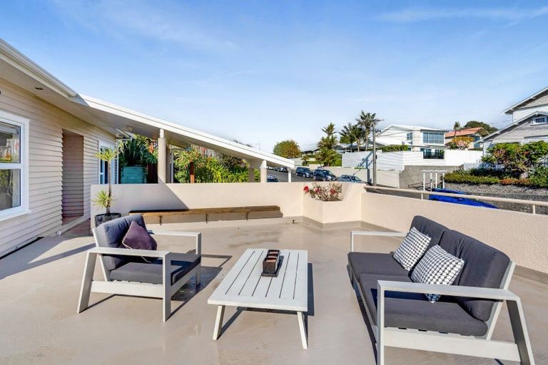 Photo of property in 19 Nobs Line, Strandon, New Plymouth, 4312